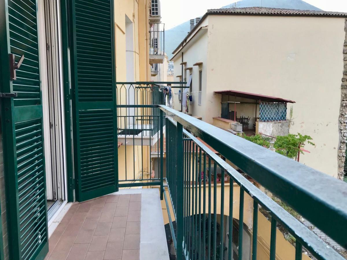 Delizioso Appartamento In Zona Centrale Формия Экстерьер фото